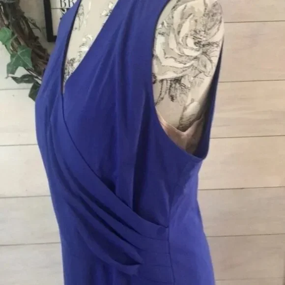 Sleeveless Size 16 Cobalt Blue Sheath Dress With V-Neckline - Picture 3 of 6